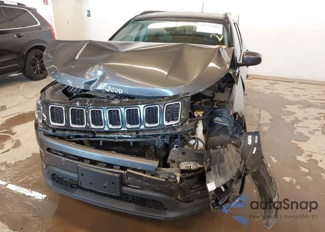 2018 Jeep Compass Latitude Fwd from USA, damaged, VIN 3C4NJCBB6JT140562